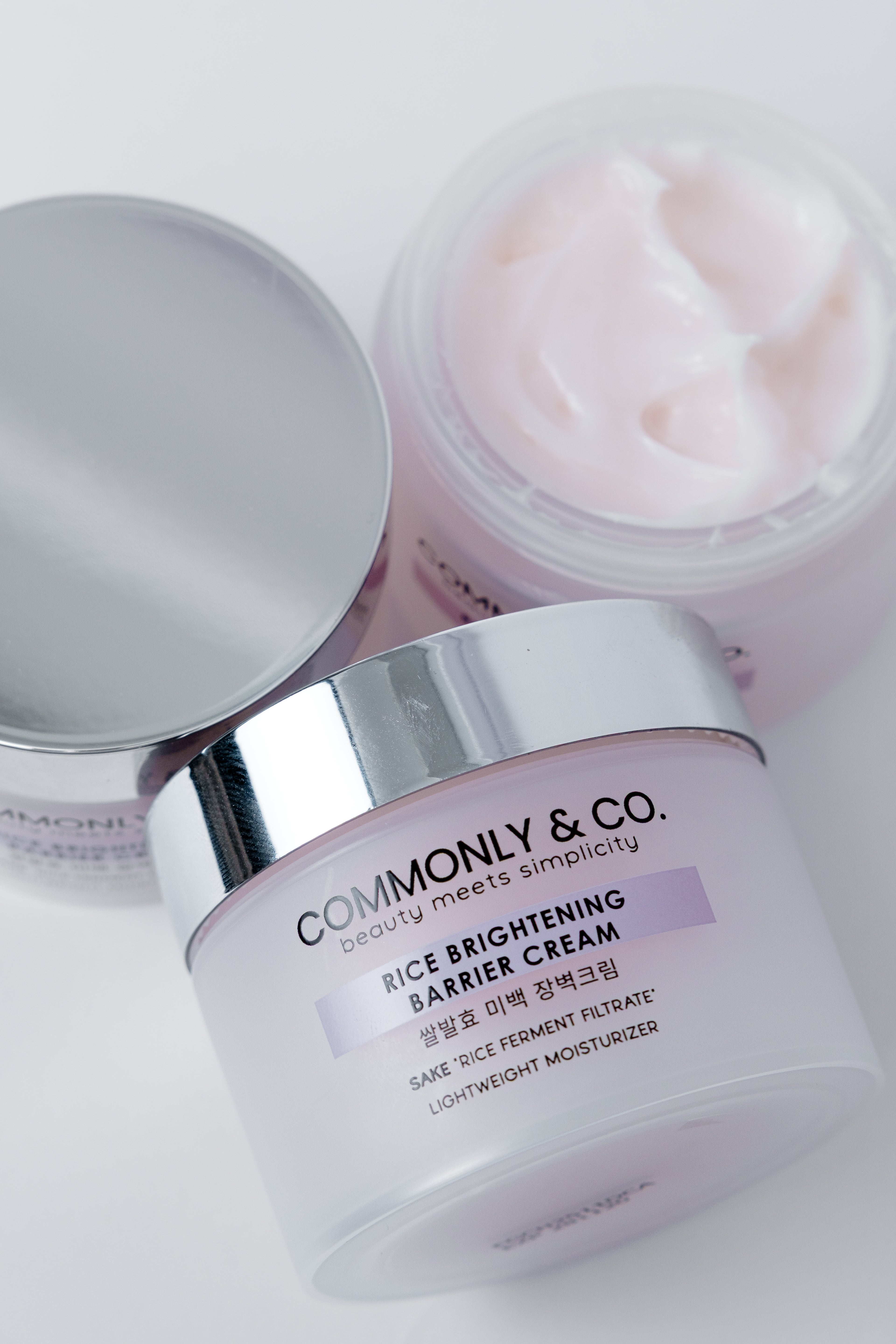 S𝗮𝗸𝗲 𝗚𝗹𝗼𝘄 𝗠𝗼𝗶𝘀𝘁𝘂𝗿𝗶𝘇𝗲𝗿 ( Rice Brightening Barrier Cream )